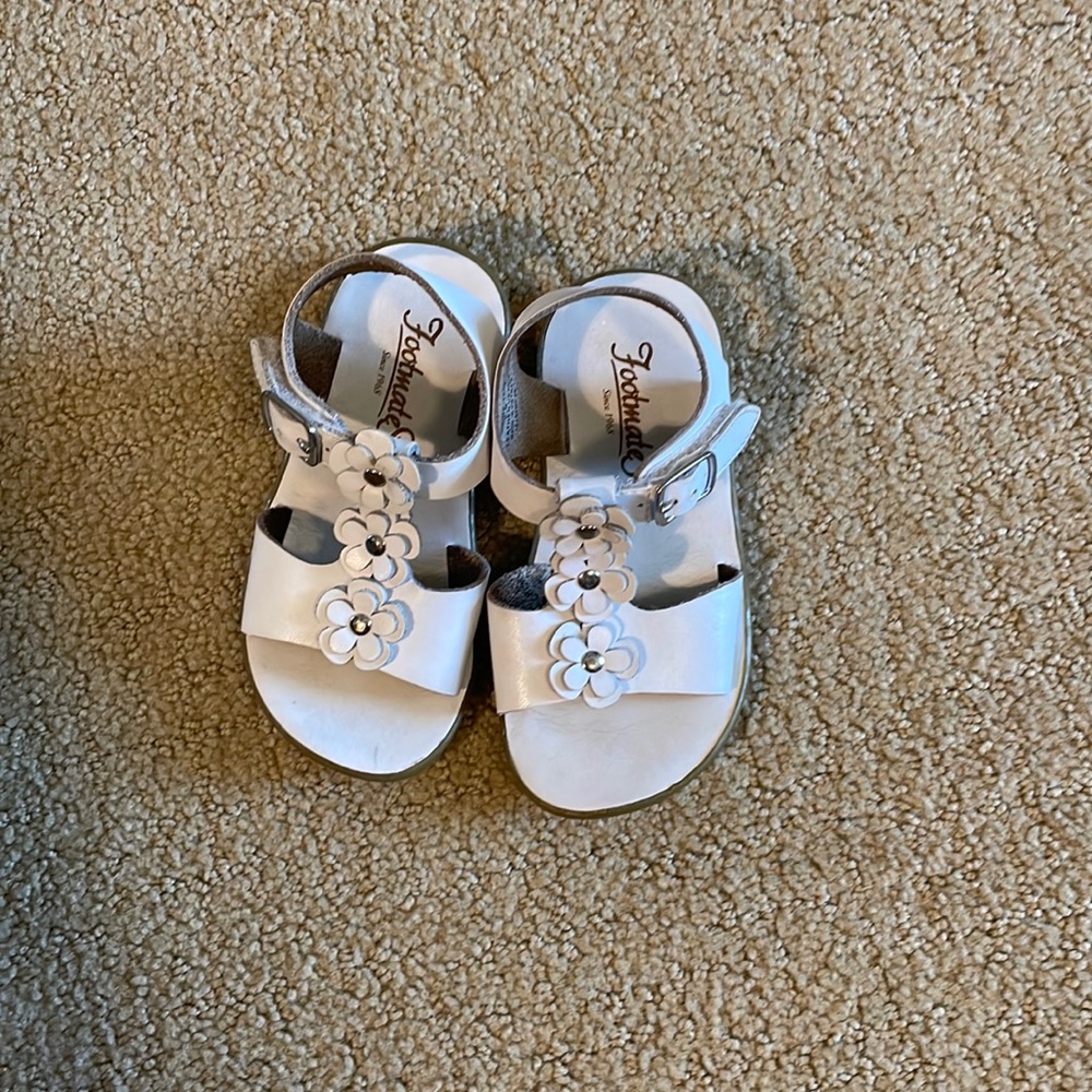 Footmates size 7 sandals